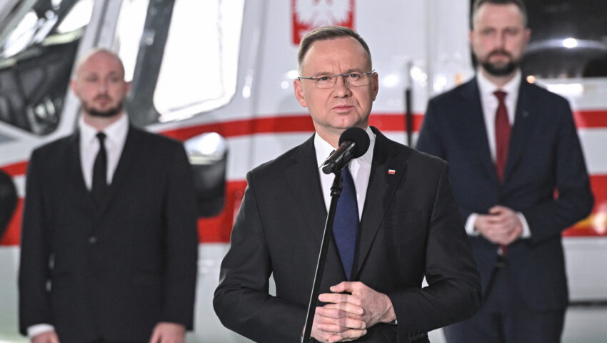 Ranking zaufania polityków. Na szczycie Andrzej Duda, a ex aequo…