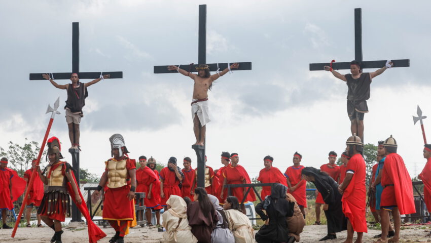 W tym miejscu w wyjątkowy sposób celebrują Wielki Piątek. Stolarz po raz 35. przybity do krzyża
