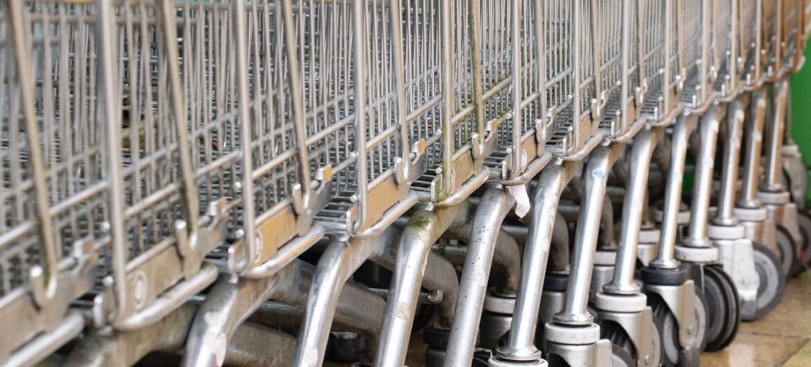 Czeka nas eksplozja drożyzny. Sklepy już podnoszą ceny, a jeszcze nie wrócił VAT na żywność!