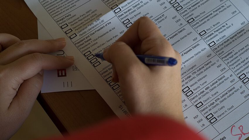 Szukali polityka, który rzuci wyzwanie Trumpowi i Bidenowi. Nie udało im się go znaleźć
