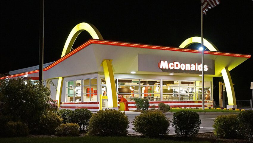 McDonalds odkupi swoje restauracje w Izraelu. W tle jest wojna w Gazie