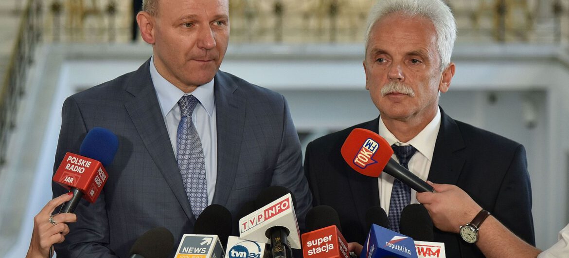Dziwna aktywność na koncie ważnego polityka na Twitterze.  O co chodzi?