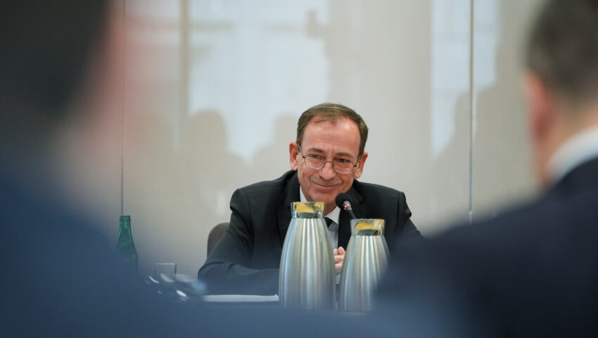 Były szef MSWiA Mariusz Kamiński przed komisją śledczą ds. wiz: “Żadna informacja nie została zlekceważona”