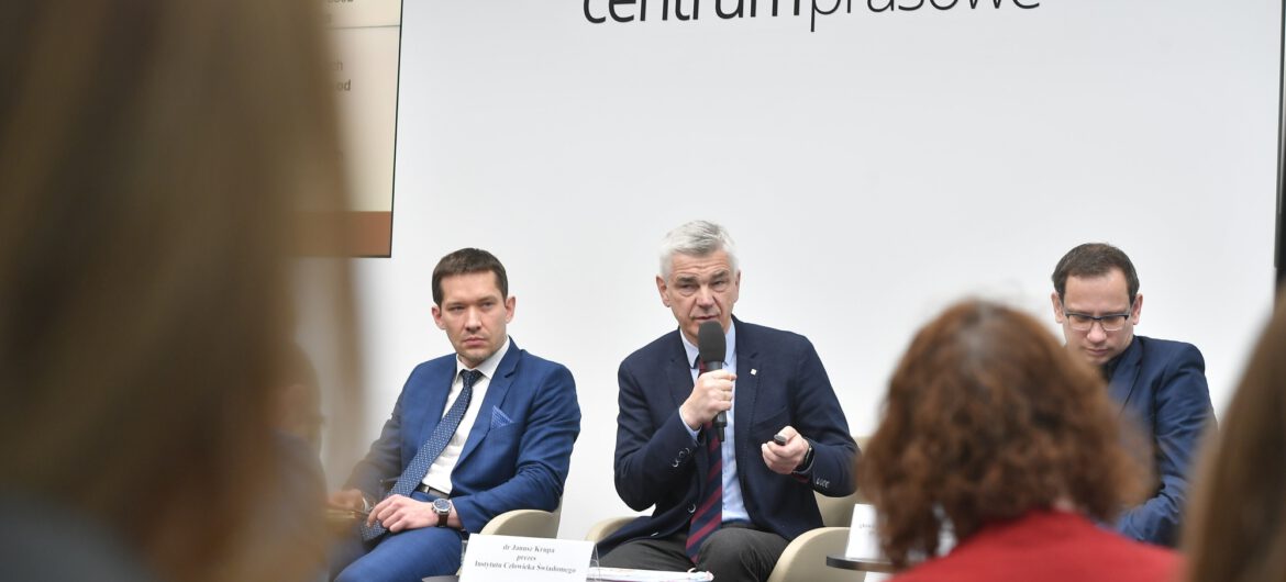 ICŚ: 8 mln Polaków regularnie pali, a 70 tys. umiera corocznie z powodu chorób odtytotniowych