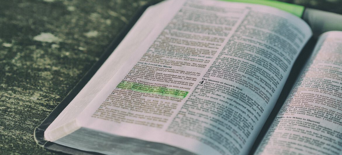 Sąd zakazał cytowania Biblii w urzędzie miejskim
