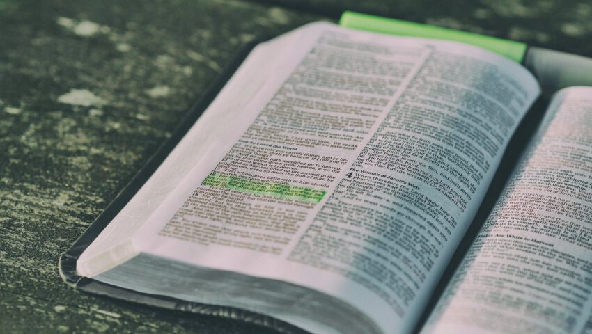 Sąd zakazał cytowania Biblii w urzędzie miejskim
