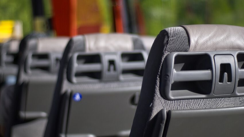 Kierowca zapomniał zaciągnąć hamulec ręczny. Autobus wjechał w grupę nastolatek, zabił trzy osoby
