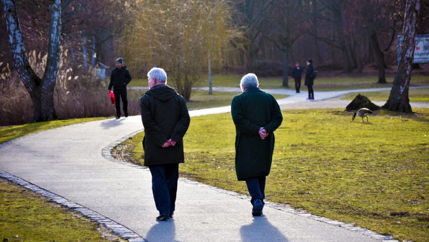 Co za historia! 77-latka po raz pierwszy spotka swego 72-letniego brata. Ich ojciec walczył w powstaniu