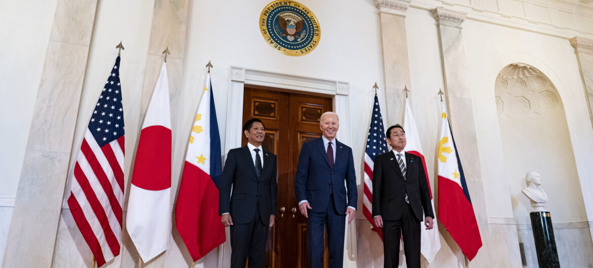 USA, Japonia i Filipiny wzmacniają współpracę obronną. To odpowiedź na “zagrożenie ze strony Chin”