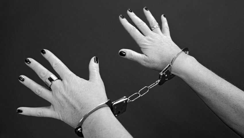 Miłośniczka kryminałów zatrzymana podczas… włamania