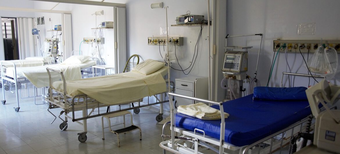Wyznanie na łożu śmierci. Mężczyzna przyznał się, że zabił matkę i jej córkę
