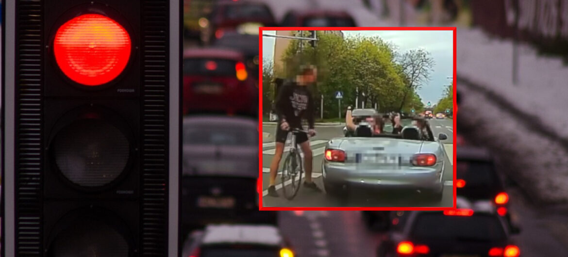 Bójka w centrum Warszawy. Rowerzysta chciał odegrać się na kierowcy i się przeliczył
