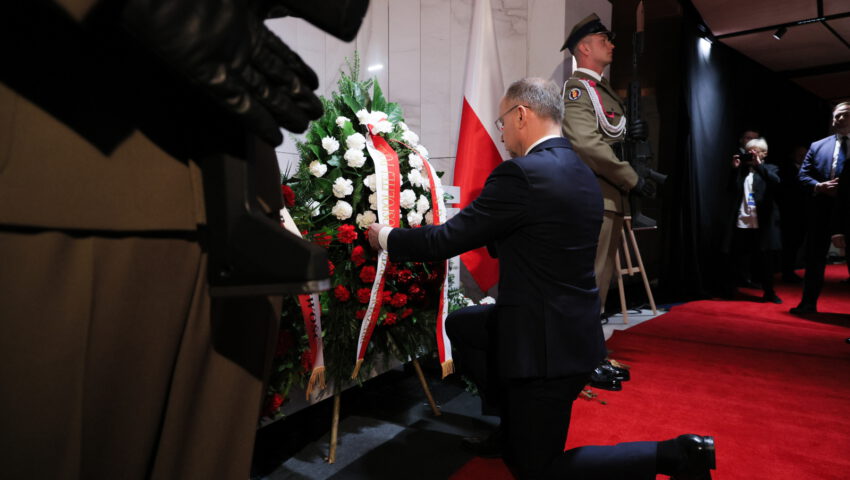 Prezydent: po raz kolejny wspominamy tych, którzy zginęli 10 kwietnia 2010 r.