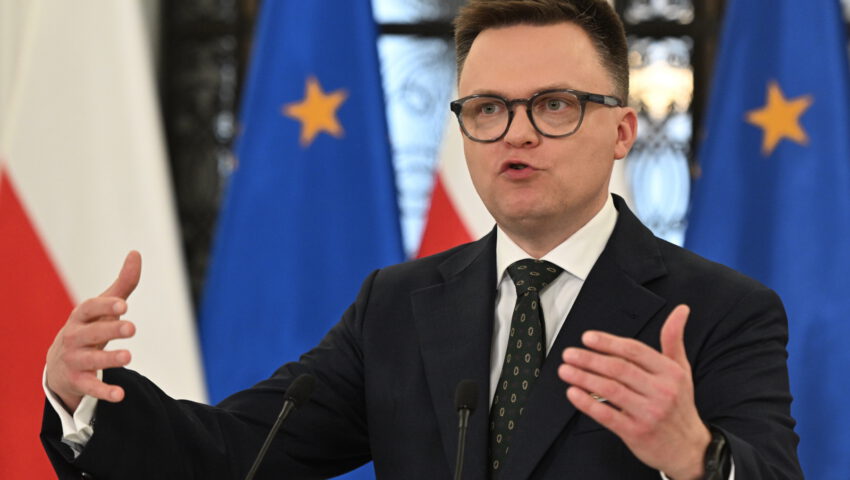 Hołownia po głośnej imprezie w hotelu sejmowym: trzeba znaleźć sposób, jak sprawdzać, czy posłowie “nadają się do użytku”