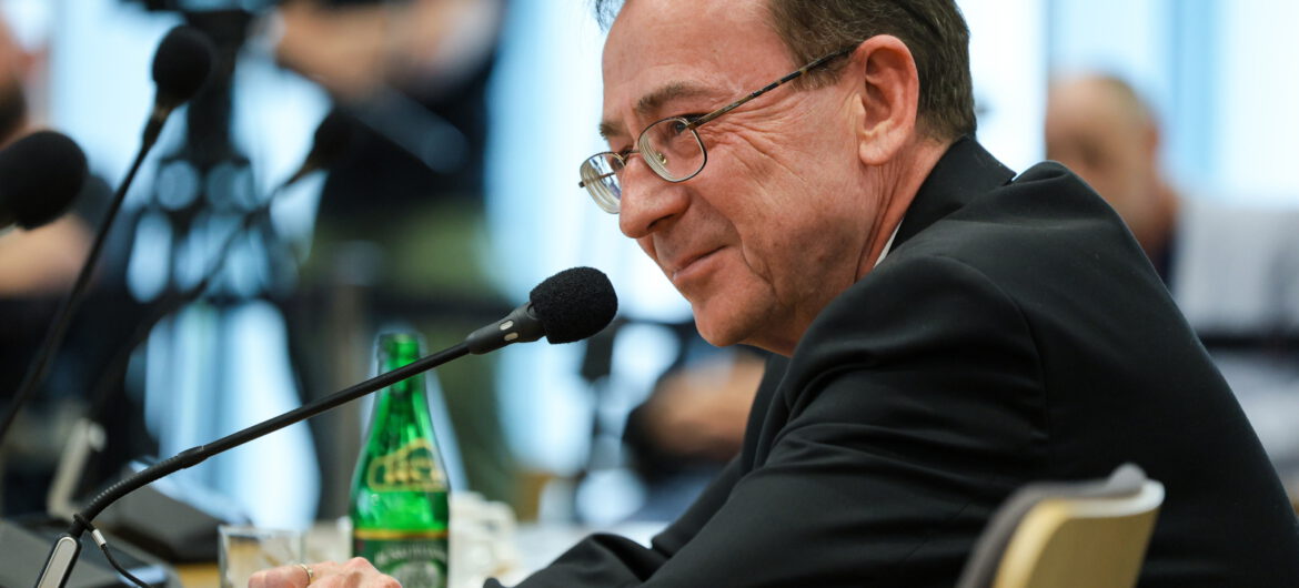 “Jest pan świnią”. Mariusz Kamiński reaguje na prowokacyjne pytanie Dariusza Jońskiego