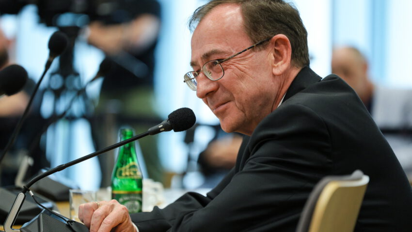 “Jest pan świnią”. Mariusz Kamiński reaguje na prowokacyjne pytanie Dariusza Jońskiego