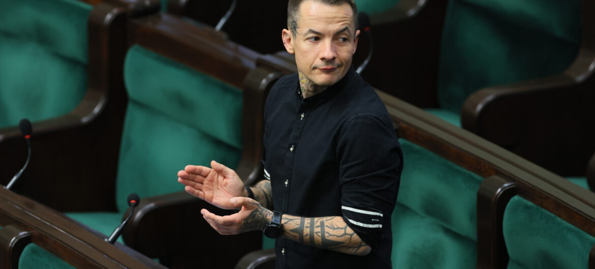 Porównał religię do męskich organów. Politycy oburzeni słowami posła KO