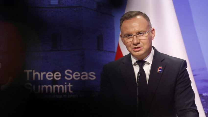 Oszuści nie mają granic. Wyłudzili pieniądze metodą „na prezydenta”