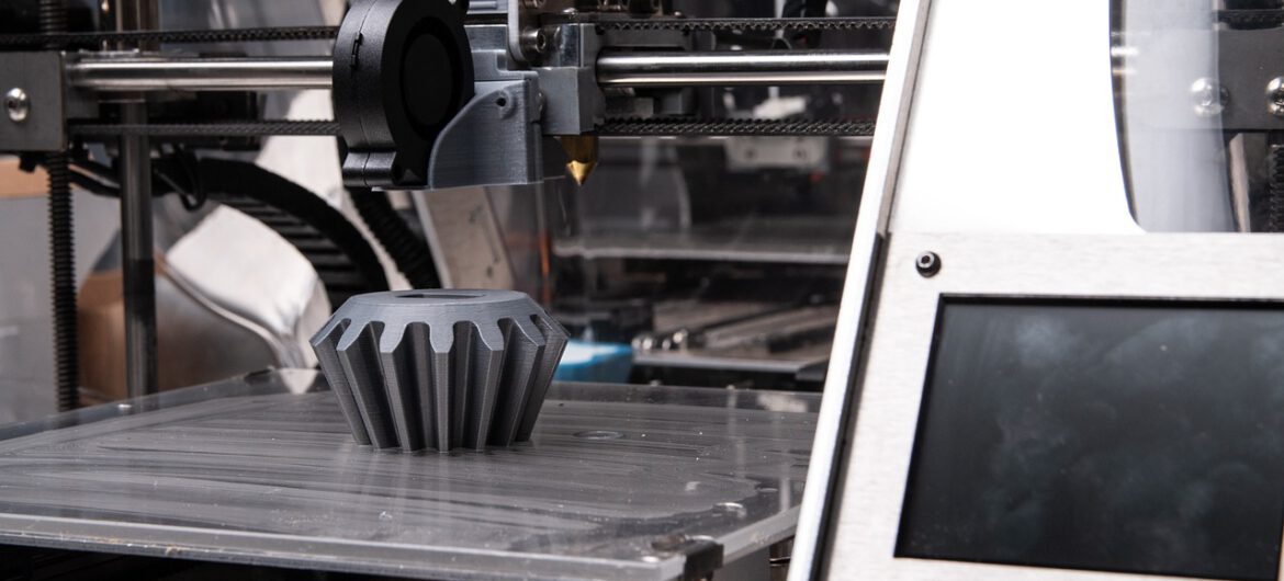 Pokazano największą drukarkę 3D na świecie. Będzie drukować gotowe domy