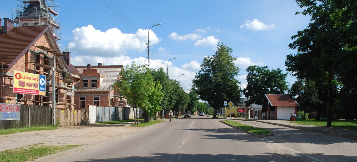Hit! W Michałowie miano odsłonić pomnik uchodźców. Zamiast tego mieszkańcy przeprosili straż graniczną