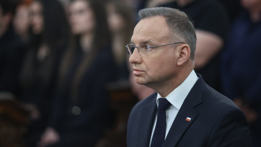 Prezydent Duda po wypadku prezydenta Iranu. “Polacy, doświadczeni katastrofą polskiego samolotu w Smoleńsku, znają uczucie szoku i pustki”