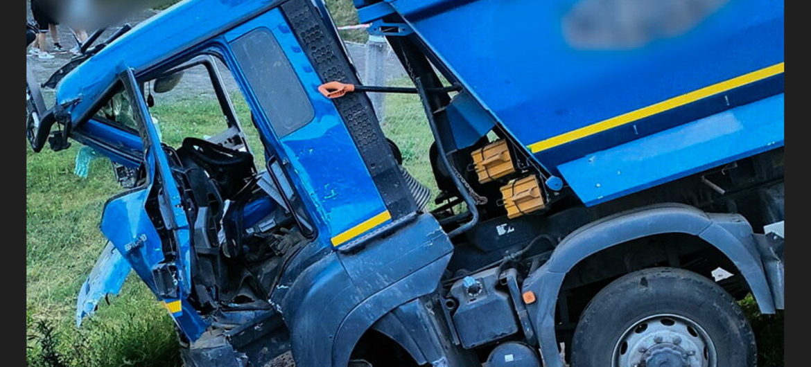 Pijany kierowca ciężarówki staranował auta na rondzie. 12 osób trafiło do szpitala