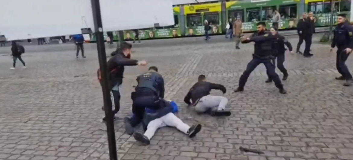 Przerażające sceny w niemieckim miasteczku. Nożownik dźgał ludzi na rynku