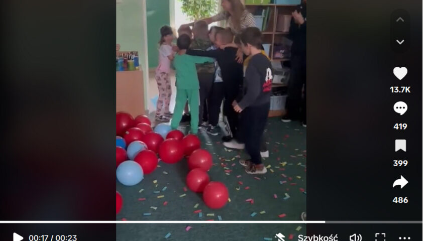 Mały Adaś z Augustowa pokonał raka. Wzruszające, jak powitali go w przedszkolu