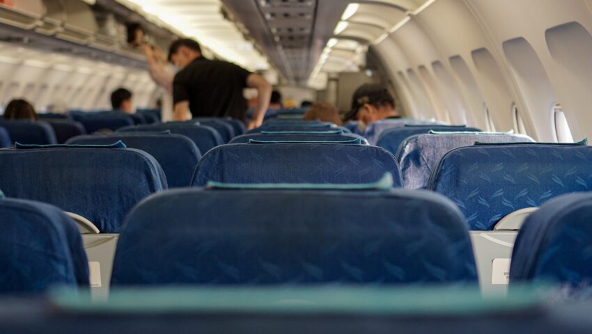 Horror na pokładzie. Senior zginął przez turbulencje, kilkadziesiąt osób odniosło rany