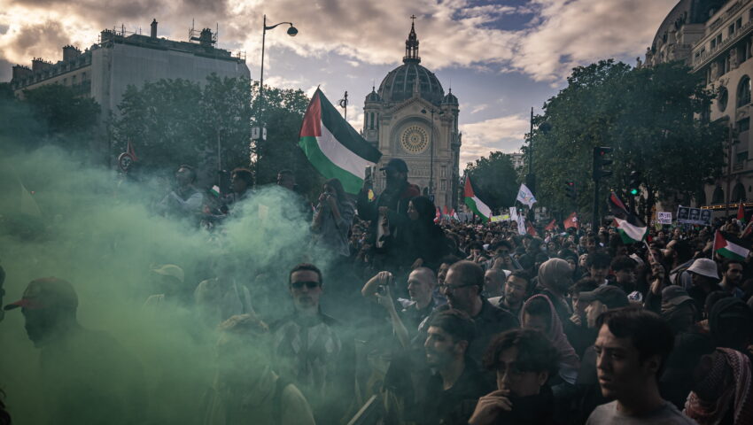Potężna demonstracja przeciwko przemocy Izraela w Strefie Gazy. “To nie jest wojna, to ludobójstwo”