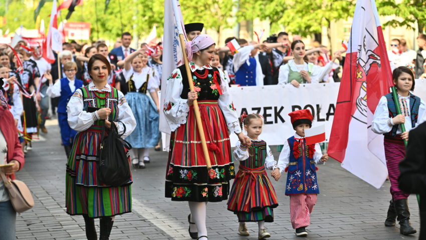 Wielotysięczna „Parada Polskości” przeszła ulicami Wilna
