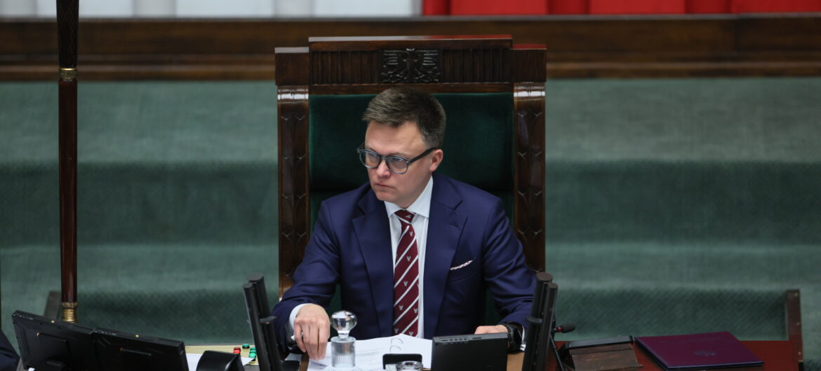 Czy Hołownia pomoże Polakom? Wystarczy wyciągnąć z zamrażarki ustawę PiS