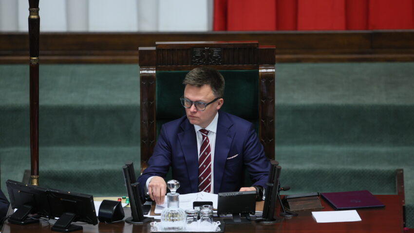 Czy Hołownia pomoże Polakom? Wystarczy wyciągnąć z zamrażarki ustawę PiS