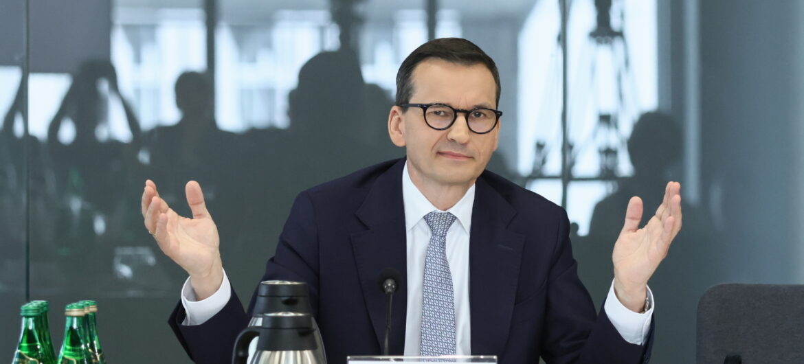 Moc uszczypliwości podczas przesłuchania Morawieckiego. „Czy przestał pan już bić swoją żonę?”