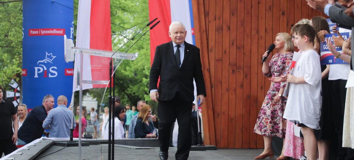 Jarosław Kaczyński o kwestii ściągania krzyży: to jest uderzenie w naszą wolność