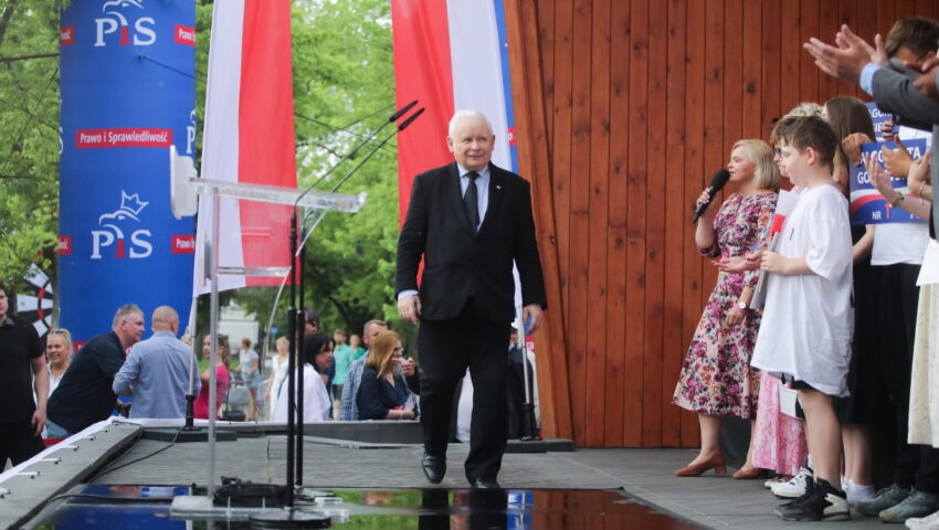 Jarosław Kaczyński o kwestii ściągania krzyży: to jest uderzenie w naszą wolność