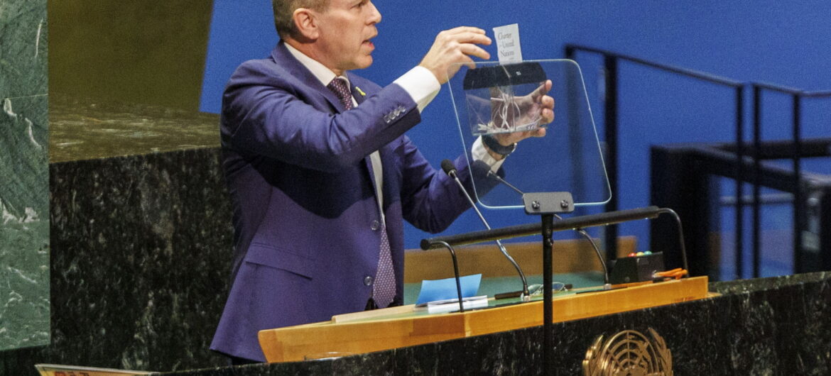 Szokujące zachowanie ambasadora Izraela w ONZ. Zmielił Kartę Narodów Zjednoczonych