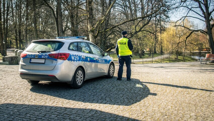 Policjant postrzelony w głowę podczas interwencji. Napastnik odebrał sobie życie