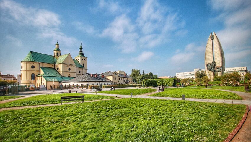 Symbol Rzeszowa ma kłopoty. Słynny pomnik trafił w ręce stowarzyszenia, które postulowało jego wyburzenie