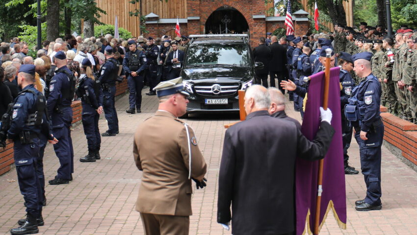 Przejmujące słowa Mamy śp. sierżanta Sitka: „Pozostawił testament każdemu Polakowi: dbałość o niepodległą i bezpieczną ojczyznę”
