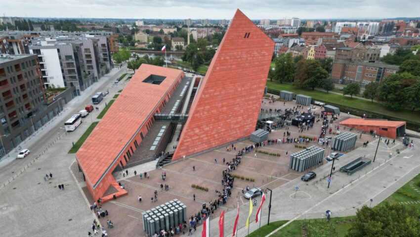 Muzeum II Wojny Światowej bez św. Maksymiliana Kolbego i Witolda Pileckiego? Ważne, żeby Niemcy czuli się lepiej