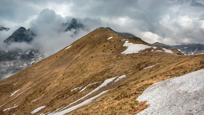 Planujesz wakacje w Tatrach? Początek lata może być niebezpieczny