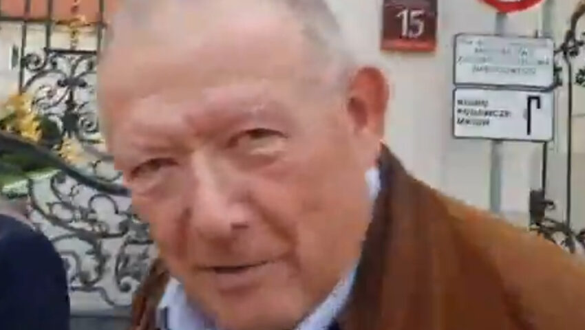 Wulgarny Michnik obraża przechodnia. “Wyp***aj!”