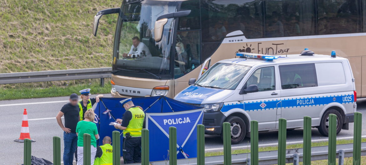 Zmarł motocyklista, który w okolicy Krzesin przewrócił się na A2