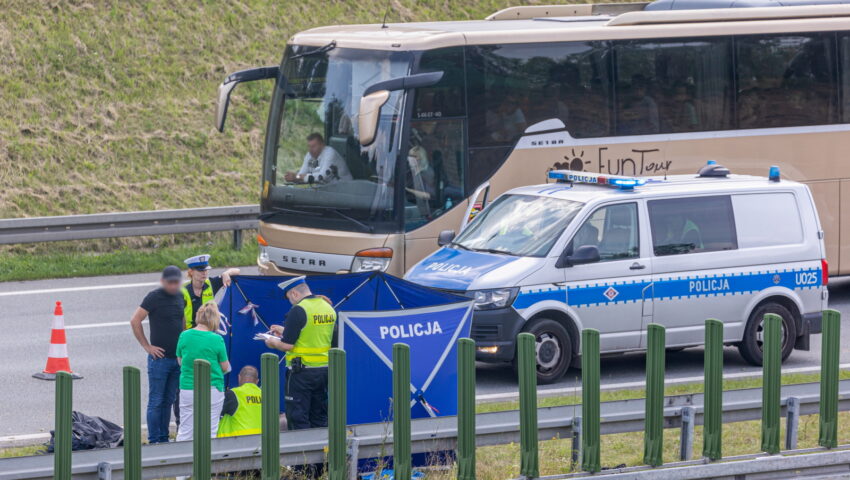 Zmarł motocyklista, który w okolicy Krzesin przewrócił się na A2