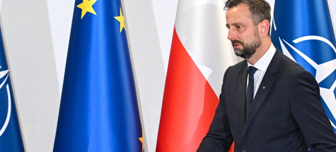 Użycie broni nie będzie przestępstwem. Szef MON przygotował zmiany