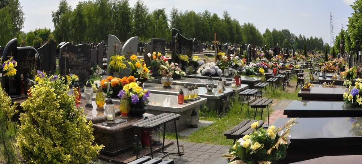 Polaków nie stać na pogrzeby. Winne przepisy sprzed 70 lat