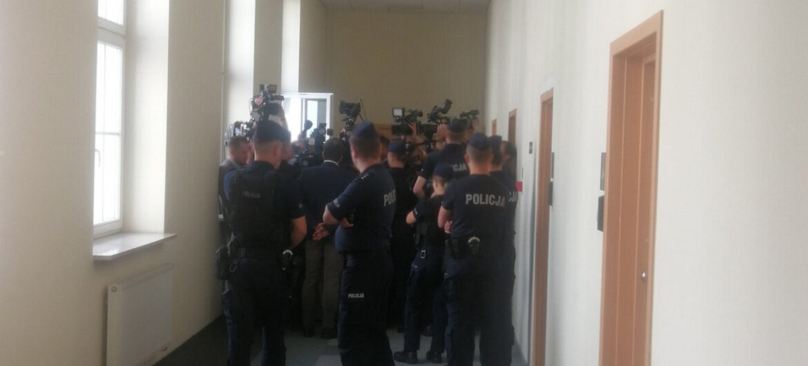 To zamach na niezawisłość sądów. KRS: policja i prokurator weszli w środę bez zapowiedzi do siedziby KRS