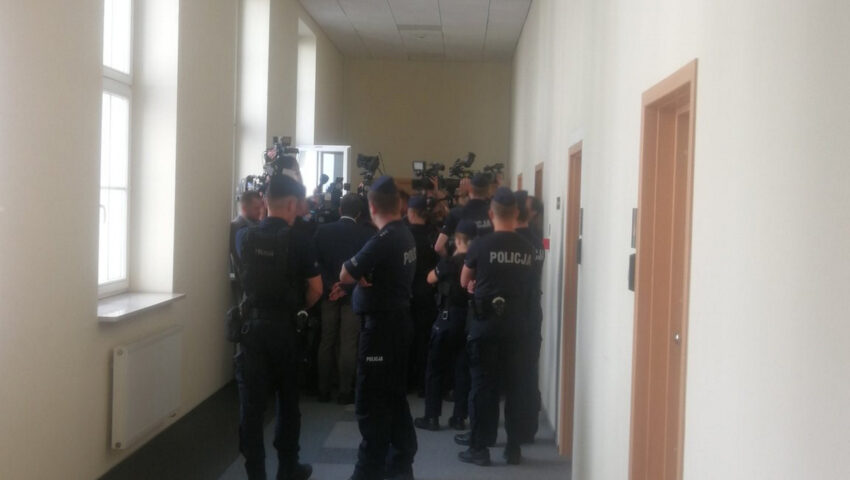 To zamach na niezawisłość sądów. KRS: policja i prokurator weszli w środę bez zapowiedzi do siedziby KRS
