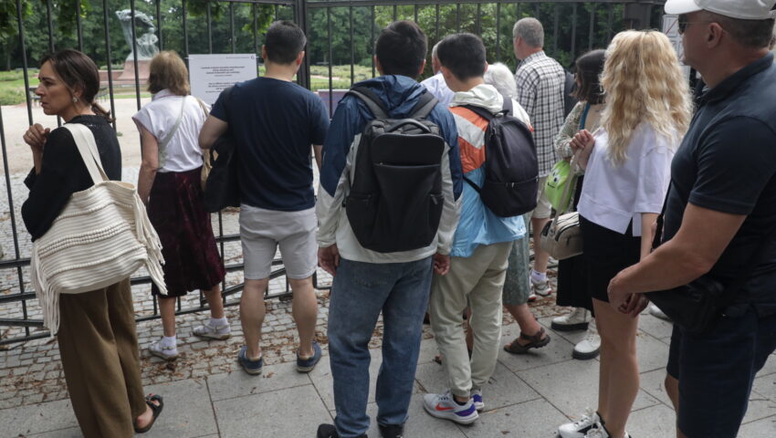 Łazienki pozostaną zamknięte. Zdewastowała je nawałnica